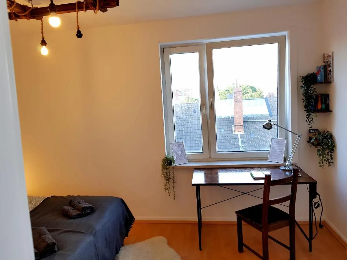 WoodFire Designer Business Apartment für 4 mit Küche 5G WLAN Netflix Nahe der City Hannover