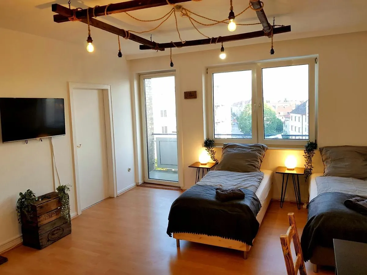 WoodFire Designer Business Apartment für 4 mit Küche 5G WLAN Netflix Nahe der City Hannover Deutschland