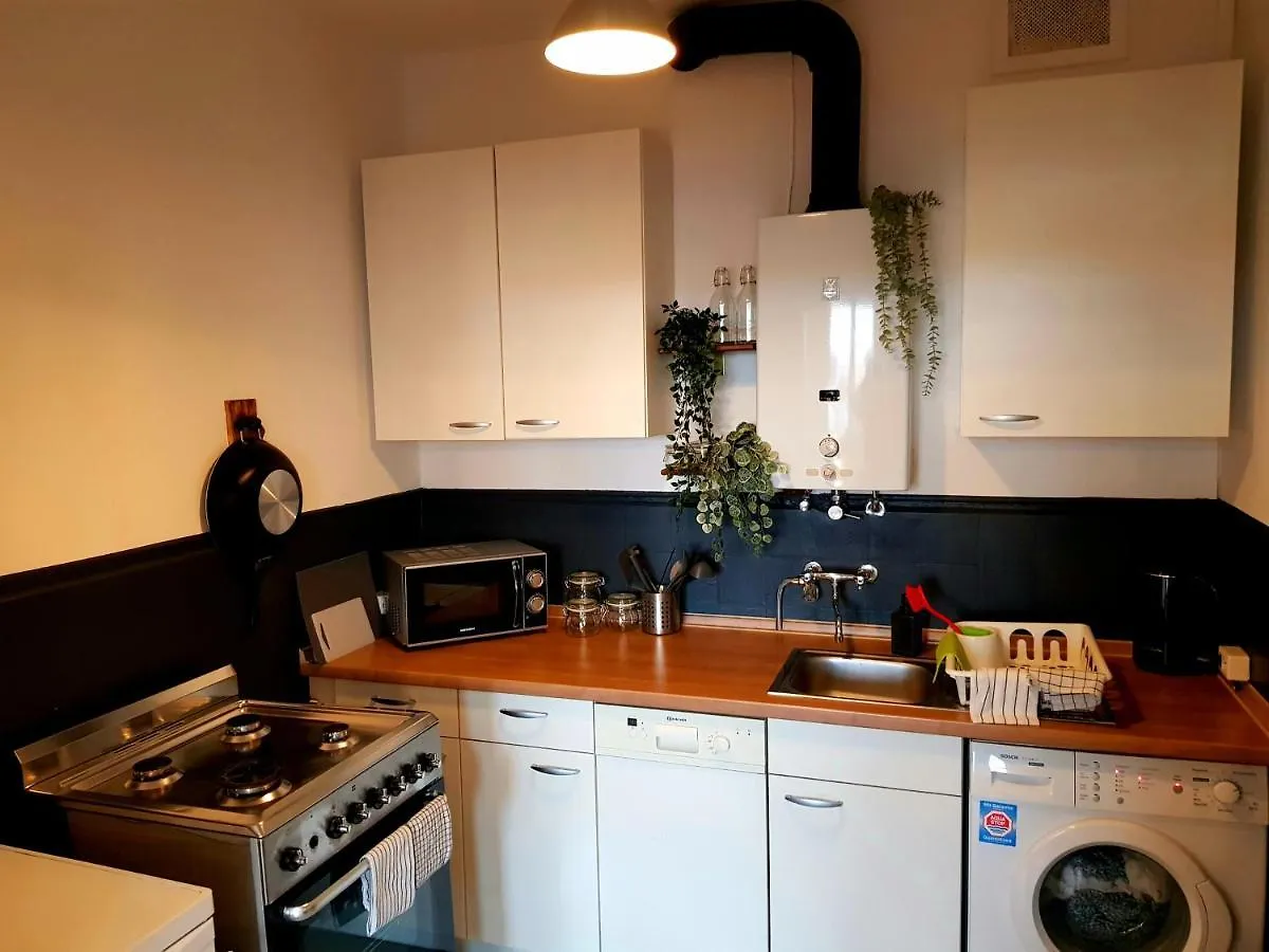 WoodFire Designer Business Apartment für 4 mit Küche 5G WLAN Netflix Nahe der City Hannover Deutschland