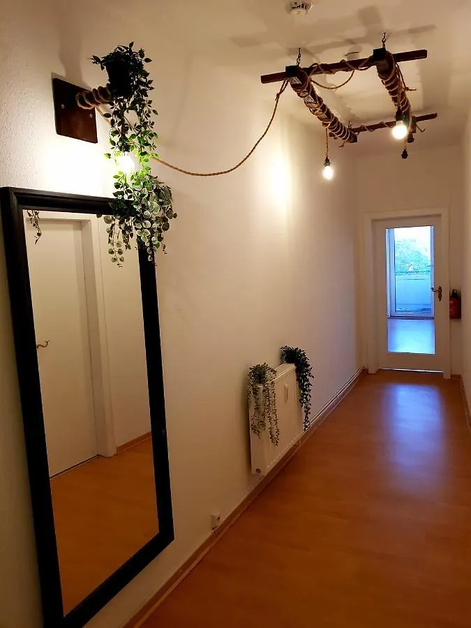 WoodFire Designer Business Apartment für 4 mit Küche 5G WLAN Netflix Nahe der City Hannover